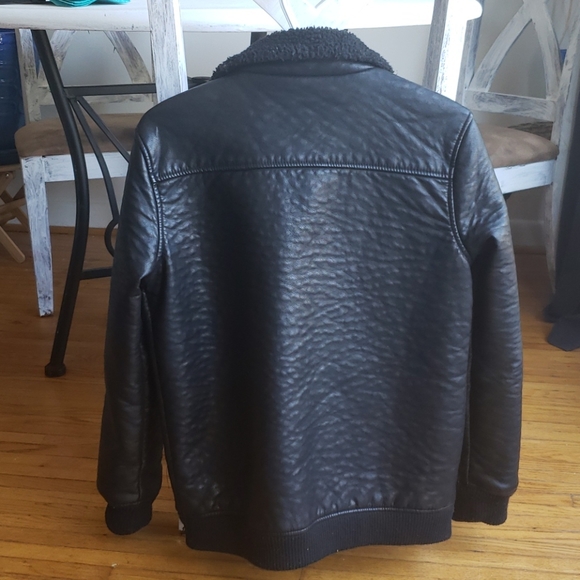 Faux leather 🏴 bomber style fall/winter coat - Picture 2 of 4